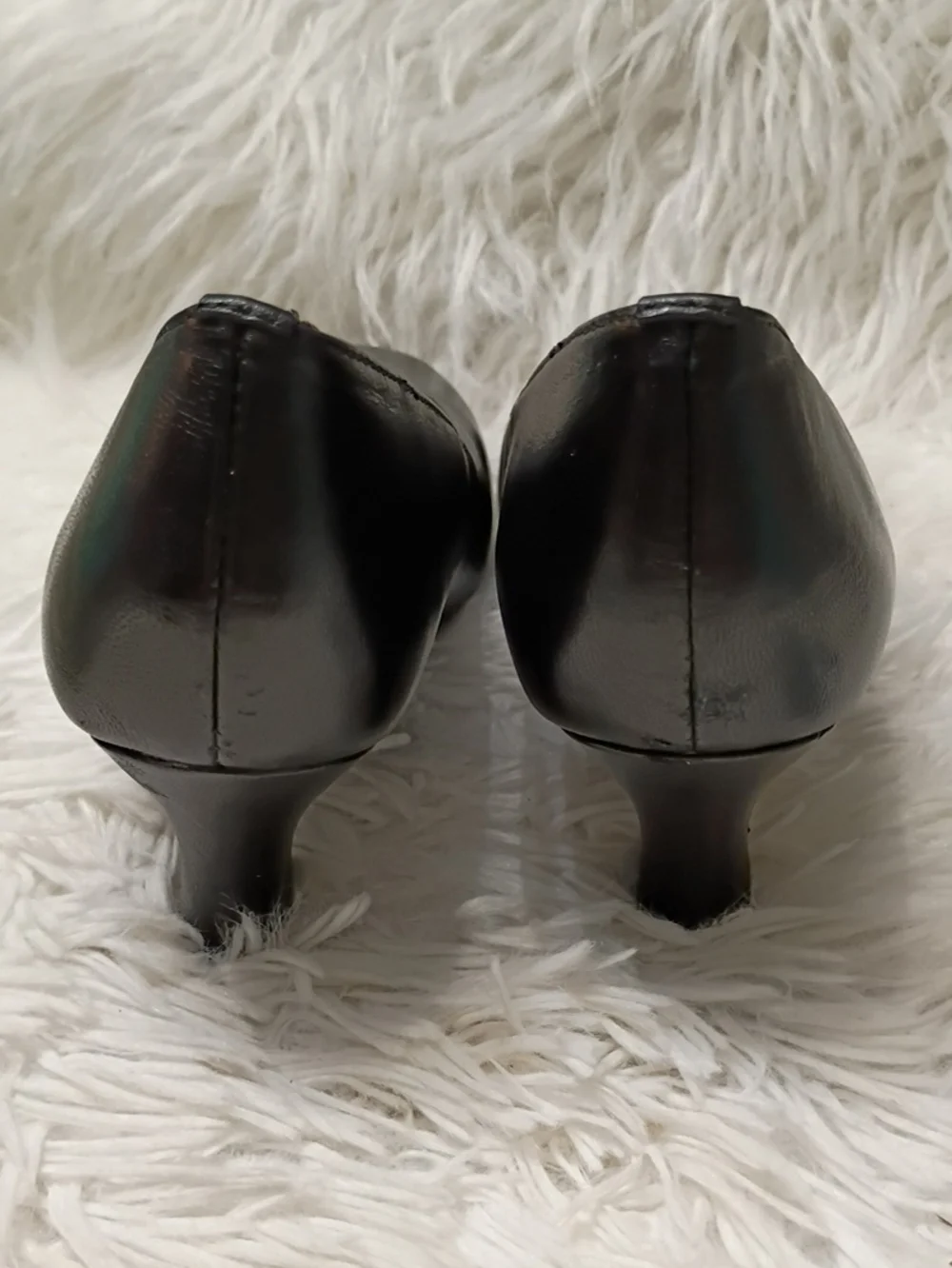 New ARRAY Flatter Black Leather Low Kitten Heel Pump 6M